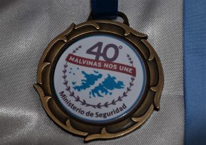 Seguridad presentó un mural homenajeando a los héroes de Malvinas