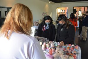 Se está realizando Feria con  productores y hacedores culturales en el Complejo Cultural