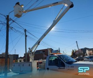 Personal de Servicios Públicos trabaja en labores de saneamiento y energía