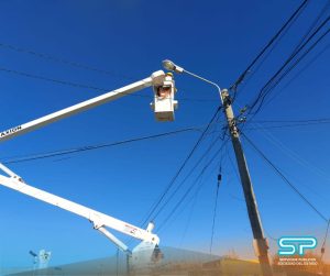 Personal de Servicios Públicos trabaja en labores de saneamiento y energía