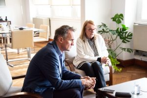 Alicia avanza con las gestiones para realizar nuevas obras en Santa Cruz