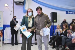 Alicia encabezó el acto de entrega de terrenos a vecinos y vecinas de Río Gallegos