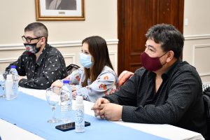 Alicia brindó su apoyo a artistas que representarán a Santa Cruz