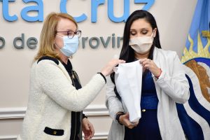 Alicia brindó su apoyo a artistas que representarán a Santa Cruz