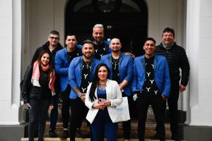 Alicia brindó su apoyo a artistas que representarán a Santa Cruz